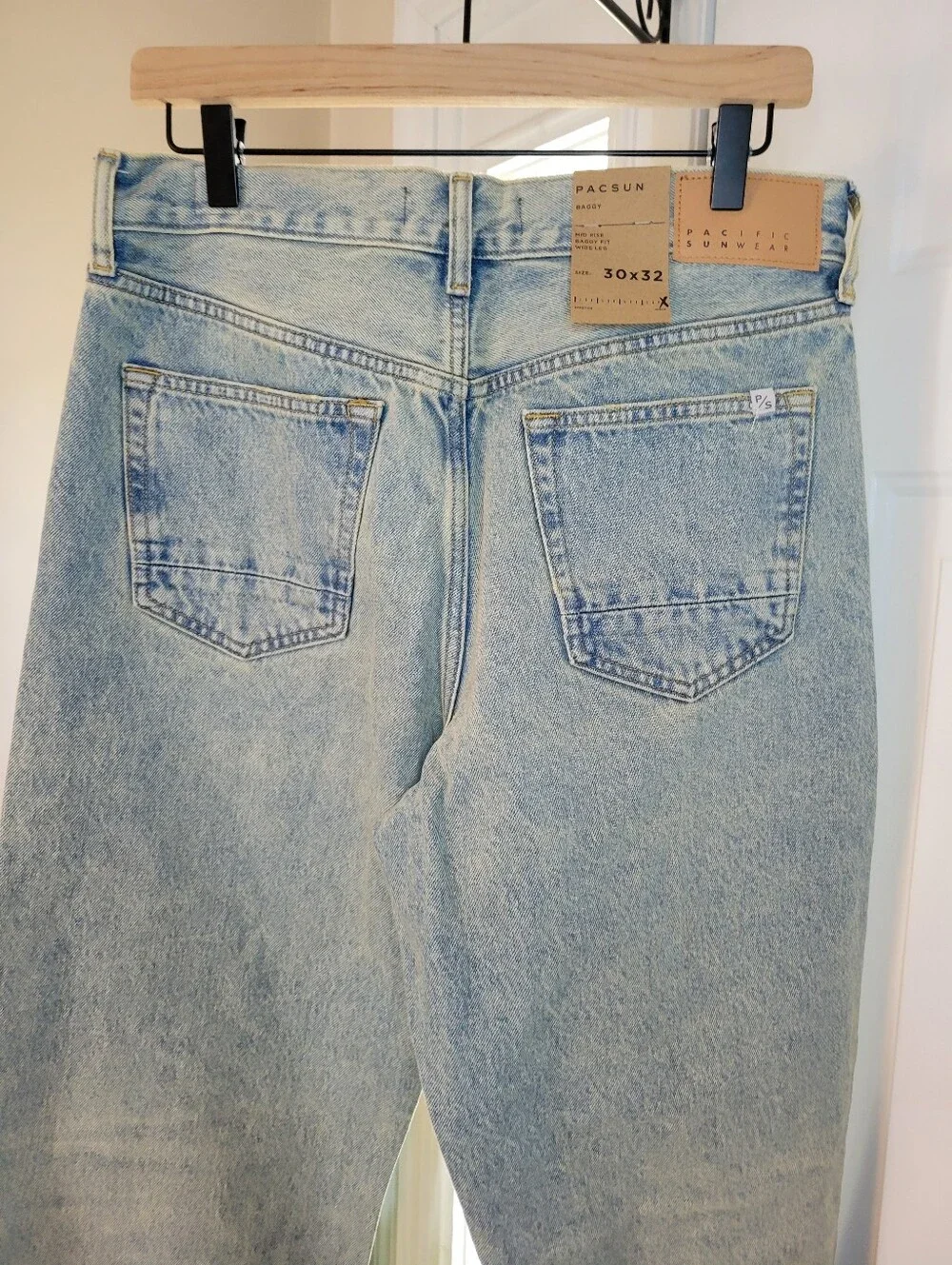NWT Pacsun Mid Rise Wide Leg Baggy Fit Slight Acid Wash Jeans, Size Mens 30×32